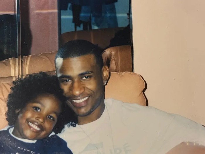 塔里-伊森：父亲离世后重拾篮球信仰，火箭三连