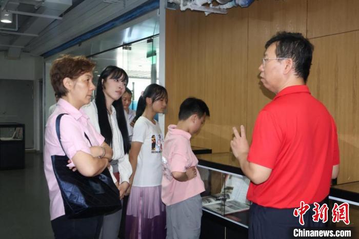 科普教育基地联合行动背景下，以181套藏品讲述