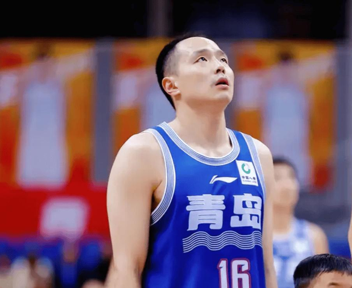 CBA广东vs青岛：外援高效遭骂，本土球员拉胯却无