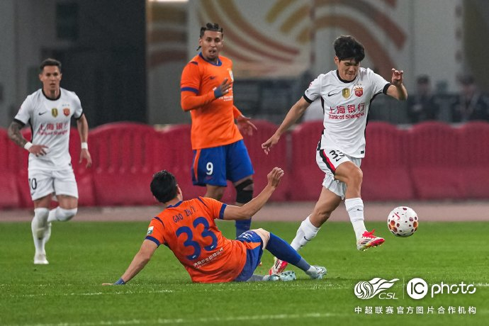 上海海港客场1比1战平山东泰山 杨希首球克雷桑