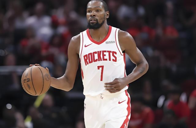 老将撑起NBA收官战：詹姆斯杜兰特库里等传奇依