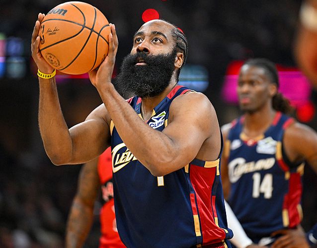 NBA季后赛三场对决：哈登力压华子当选今日最佳